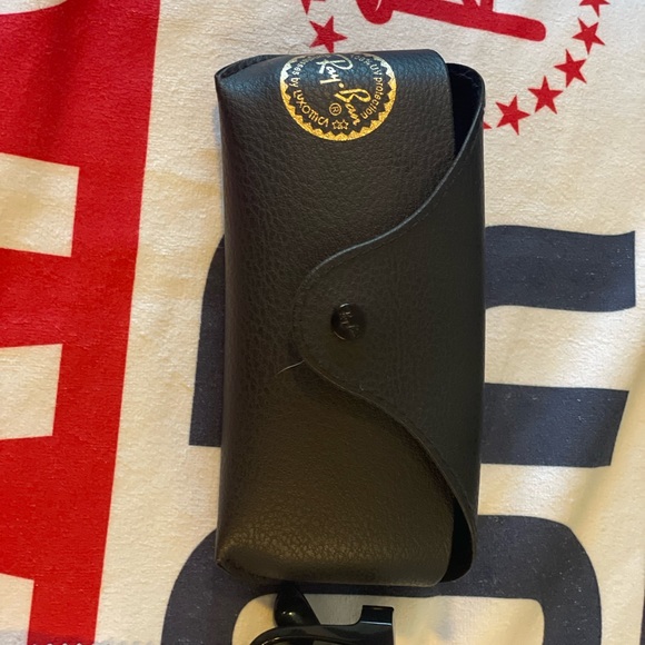 Mens Black RayBan Sunglasses - Picture 3 of 5